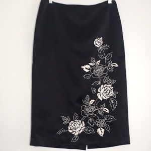 4/25 Ann Taylor Loft Satin Embroidered Skirt